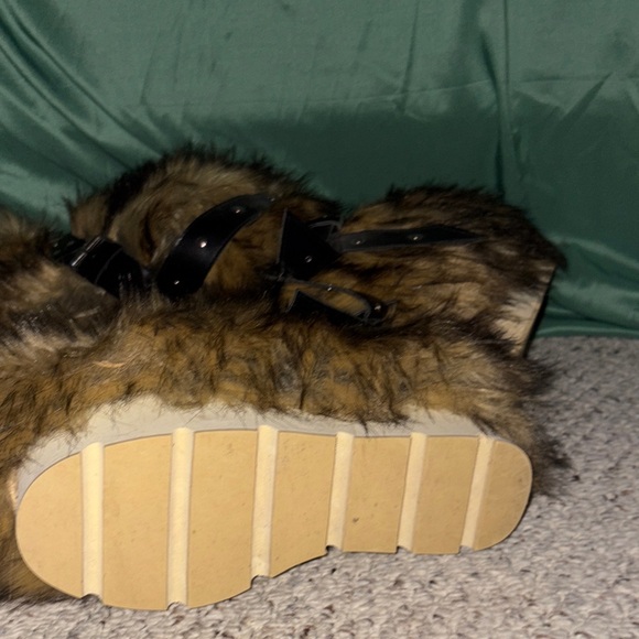 Club Exx (Dollskill) Faux Fur Platform Boots with Black Straps - Picture 6 of 6